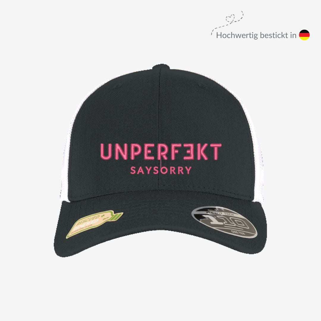 Hochwertig bestickt: 100% recyceltes Trucker Cap »Unperfekt in Pink« Shirt SAYSORRY 