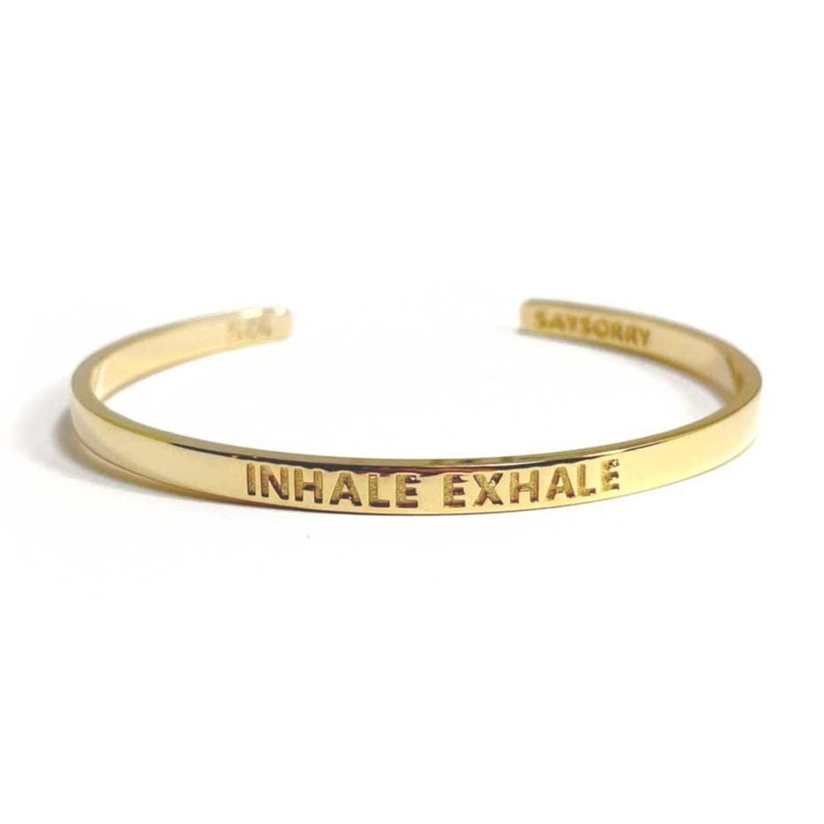 »Inhale Exhale« Armreif, 18 Karat Gelbgold beschichtet aus 925er Silber SAYSORRY 